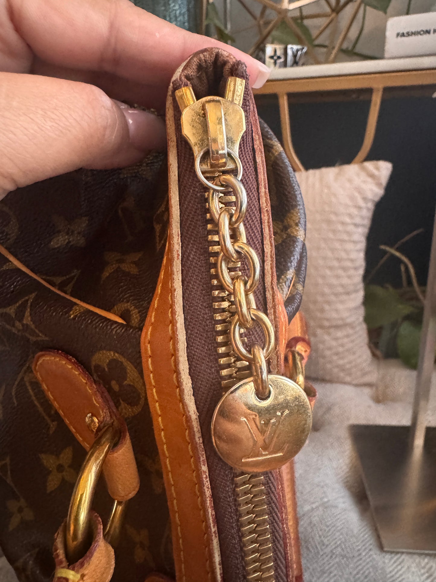 Louis Vuitton Vintage Tivoli PM
