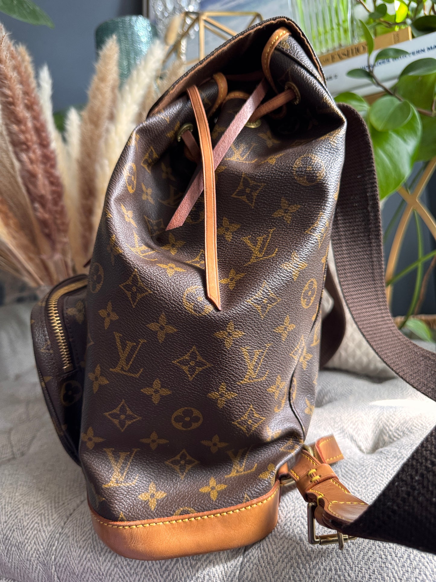 Louis Vuitton Vintage Montsouris GM