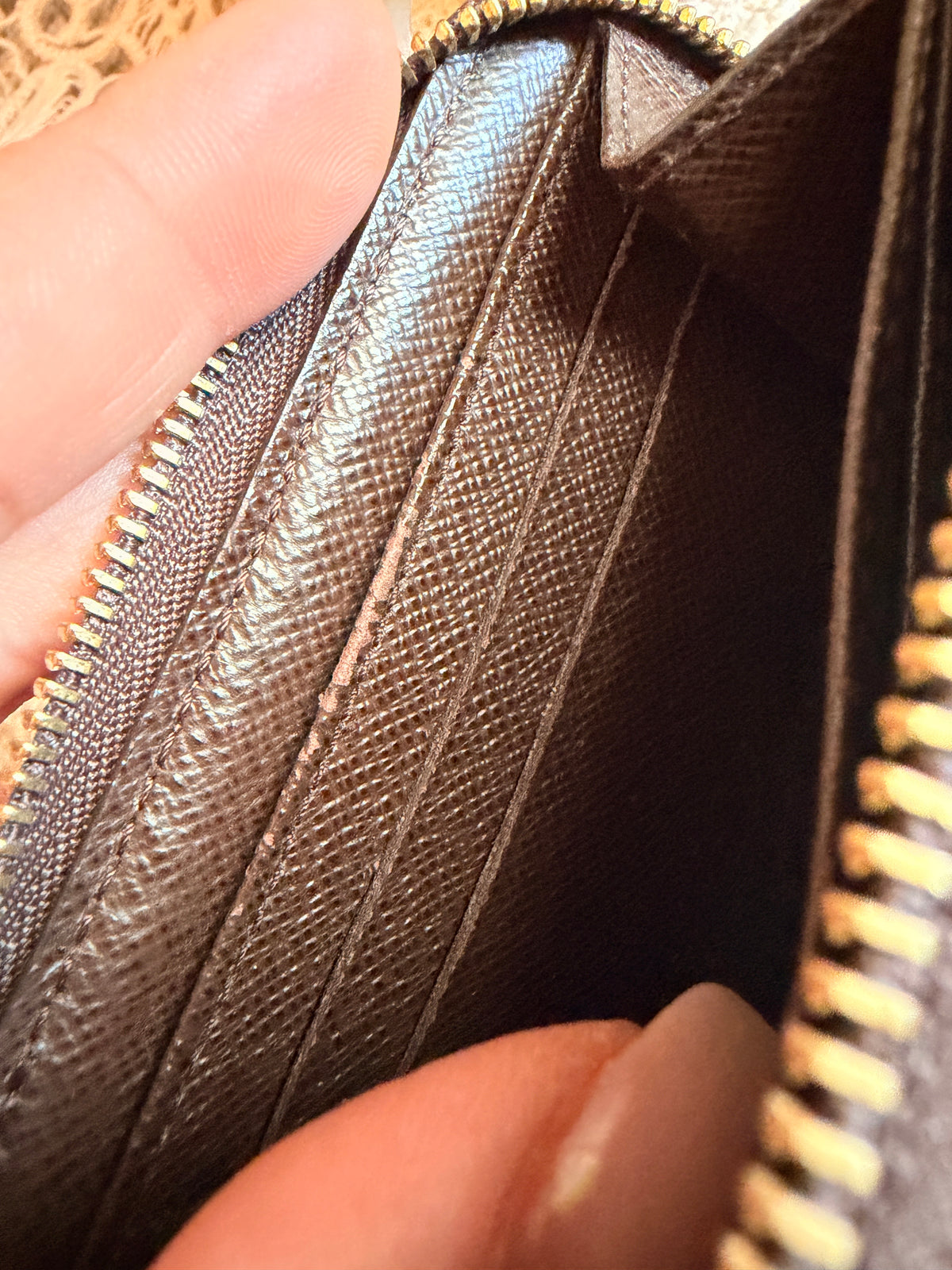 Louis Vuitton Zippy Coin Purse in Damier Ebene
