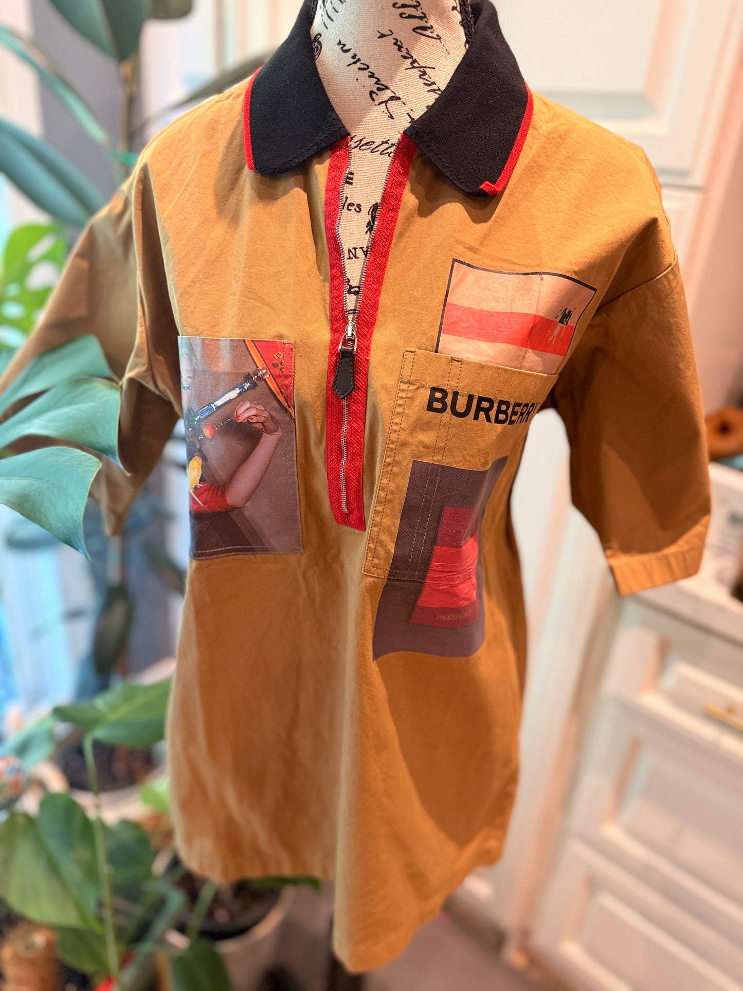 Burberry SS19 Runway Graphic Half-Zip Shirt – Riccardo Tisci Debut Collection – Men’s XS / Unisex