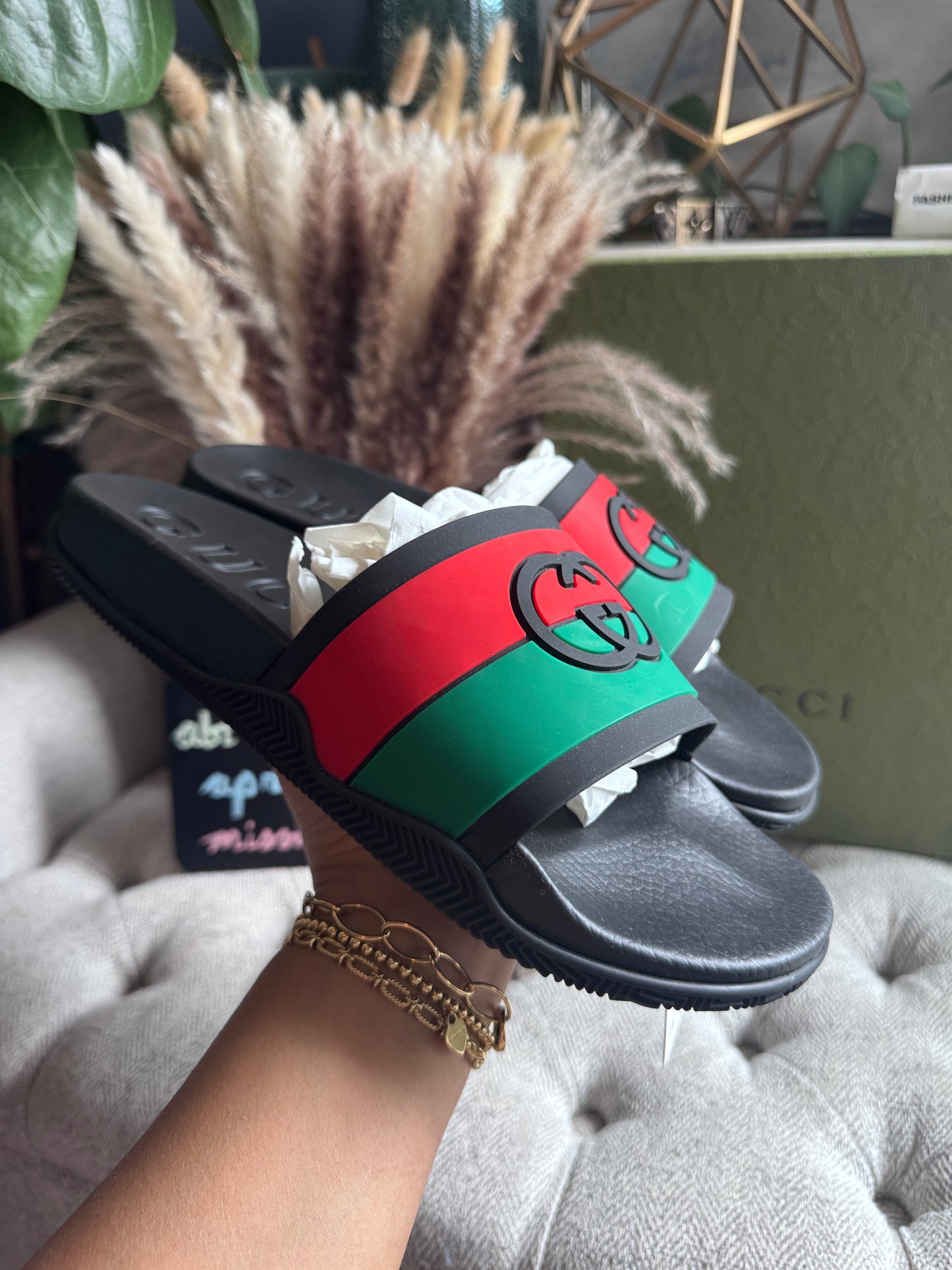 Gucci Men’s Interlocking Rubber Slides size 11