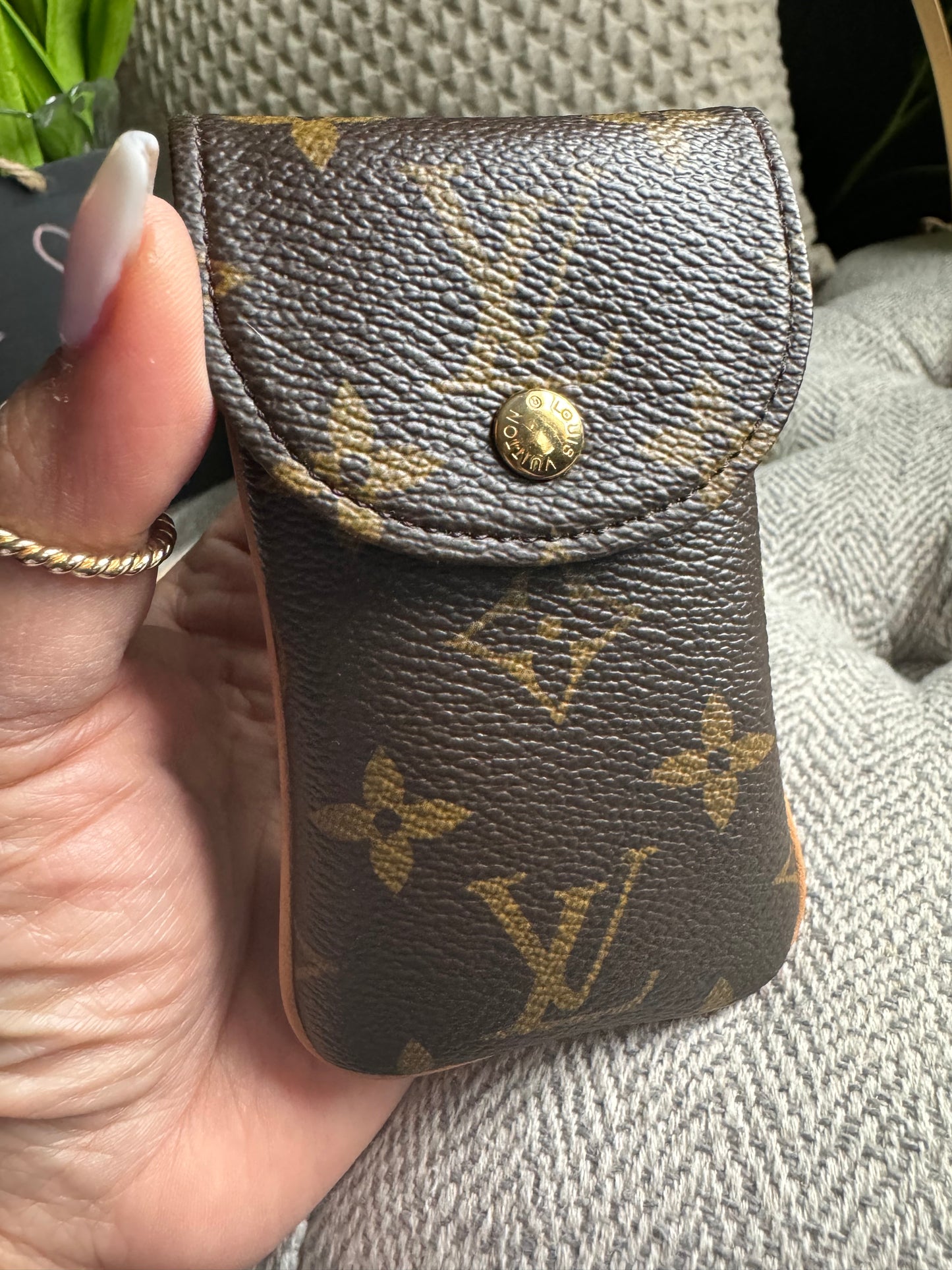 Louis Vuitton Etui Telephone MM