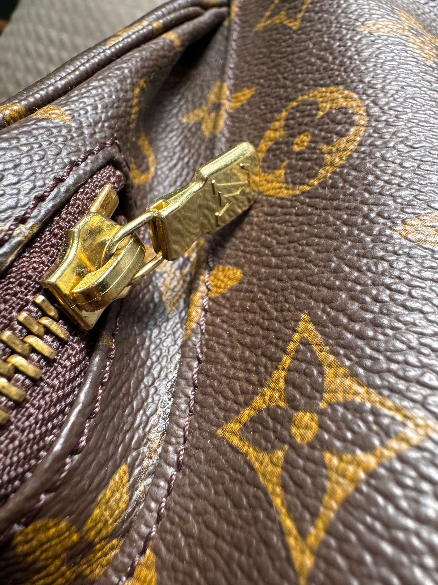 Louis Vuitton Vintage Montsouris GM