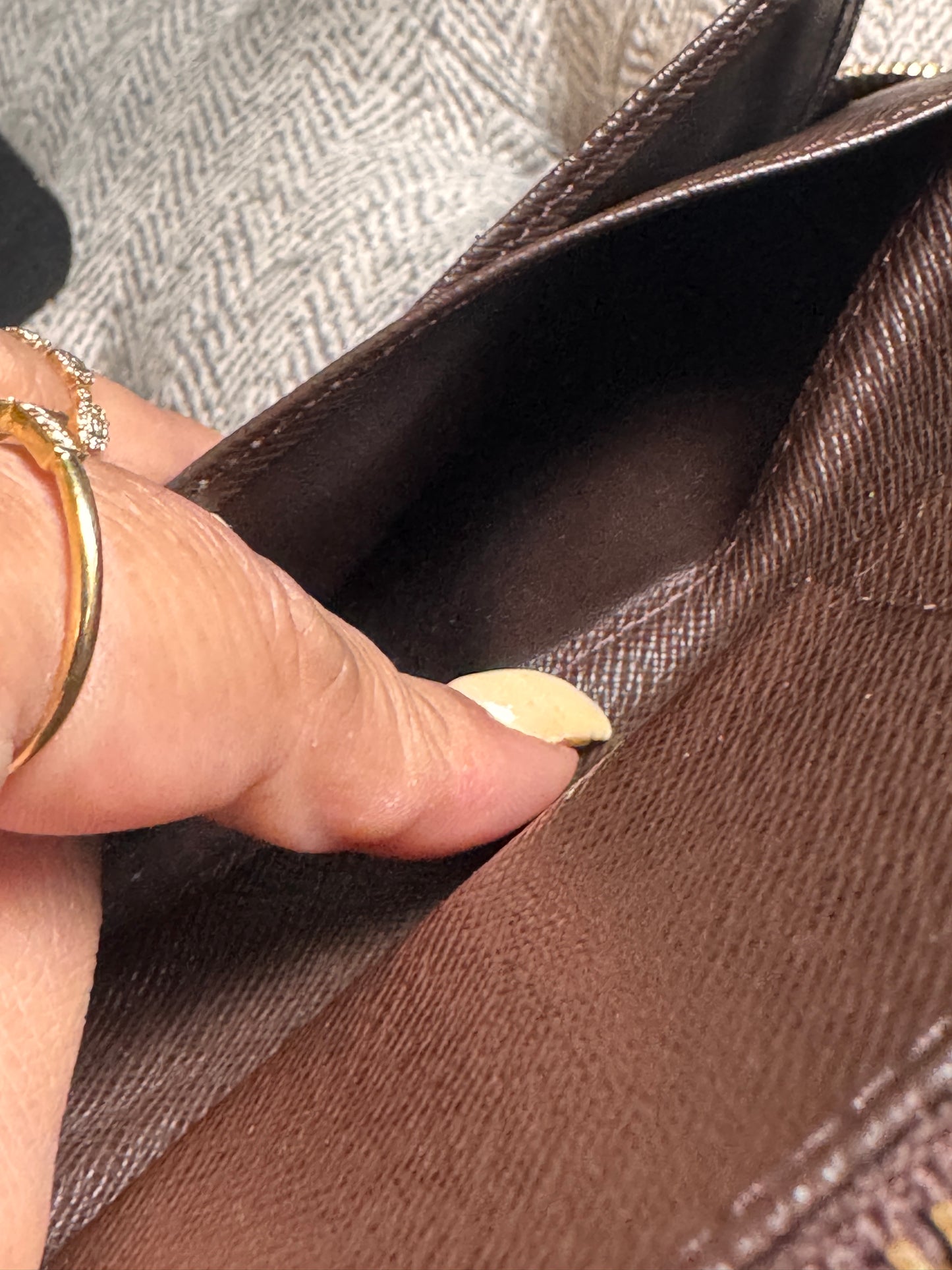 Louis Vuitton Compact Zippy