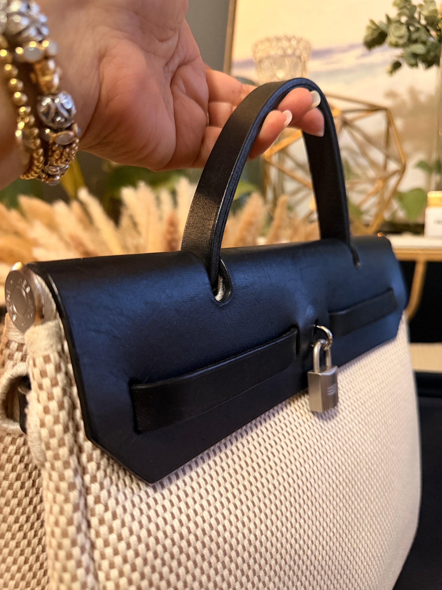 HERMES
Vache Hunter Criss Viking Herbag PM 31 Natural Black with Black Replacement bag