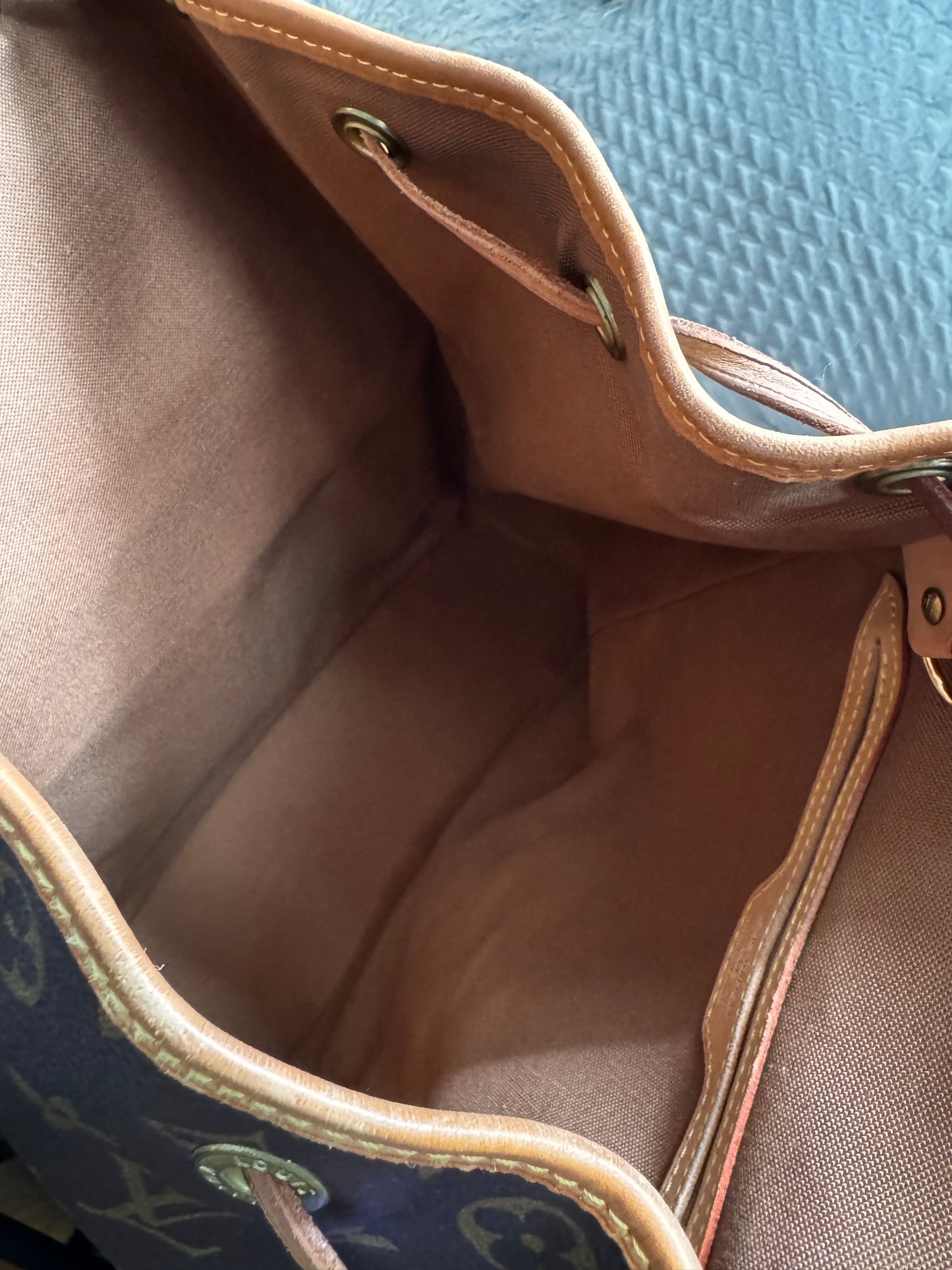 Louis Vuitton Vintage Montsouris GM