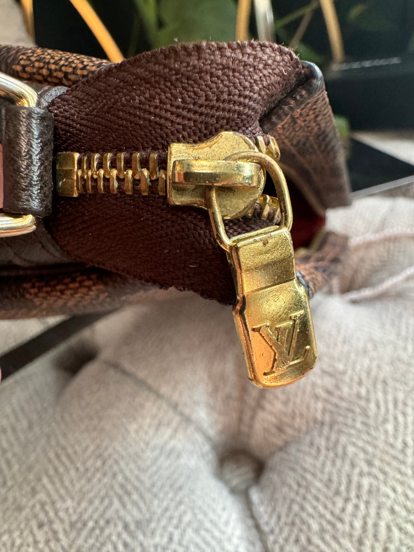 Louis Vuitton Trousse Pochette in Damier Ebene