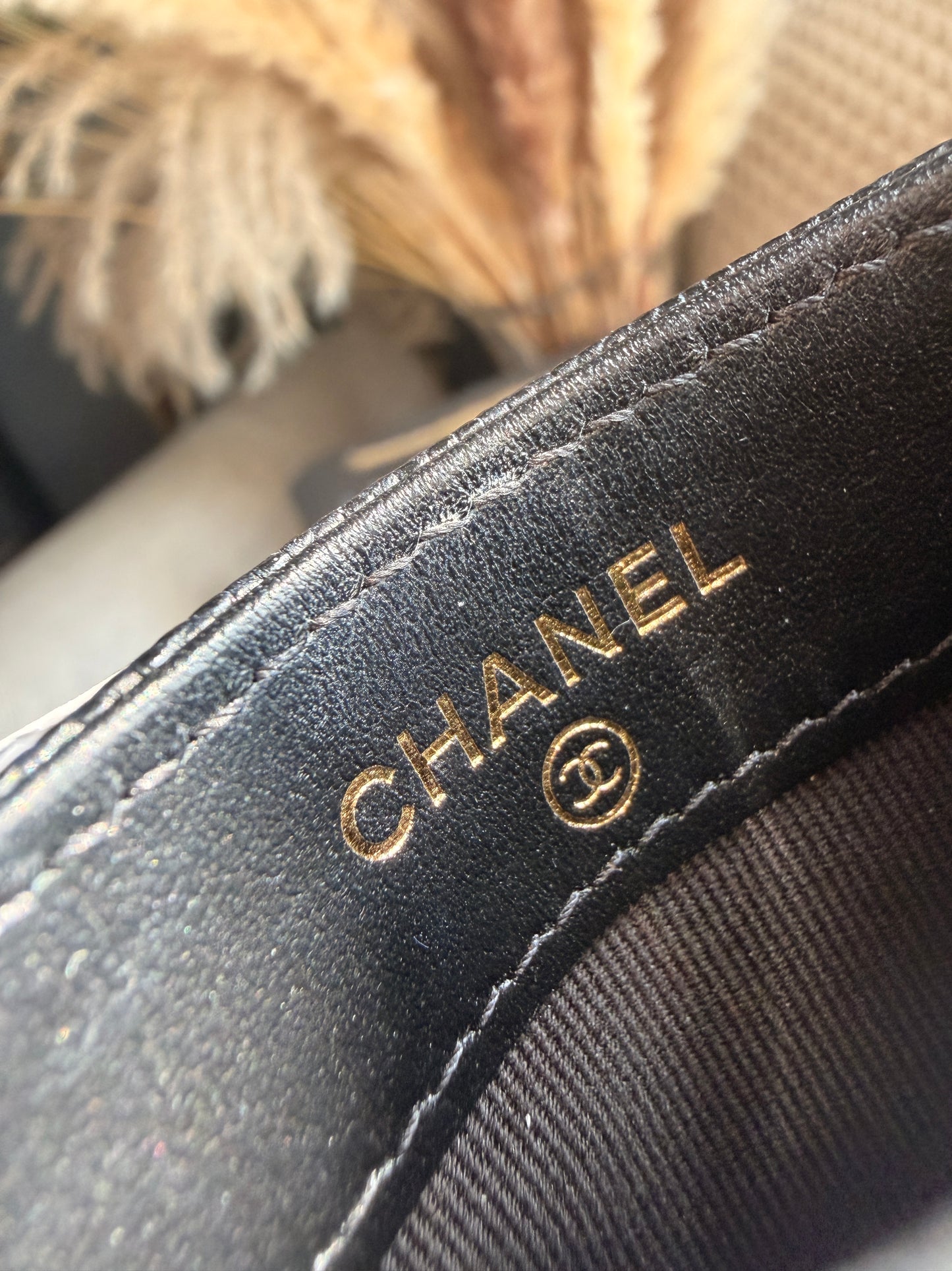 NEW 23S CHANEL Caviar Crystals Card Holder Black BIG Gold CC STRASS Wallet