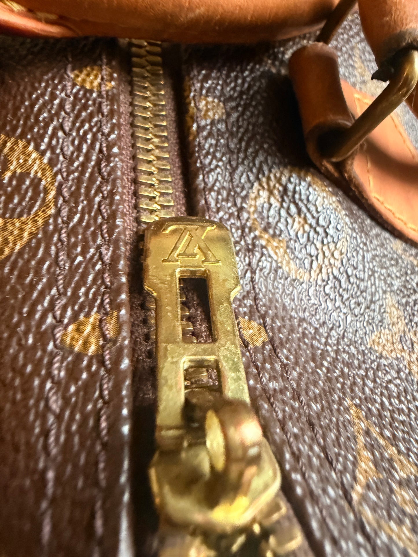 Louis Vuitton Speedy B30 in Monogram