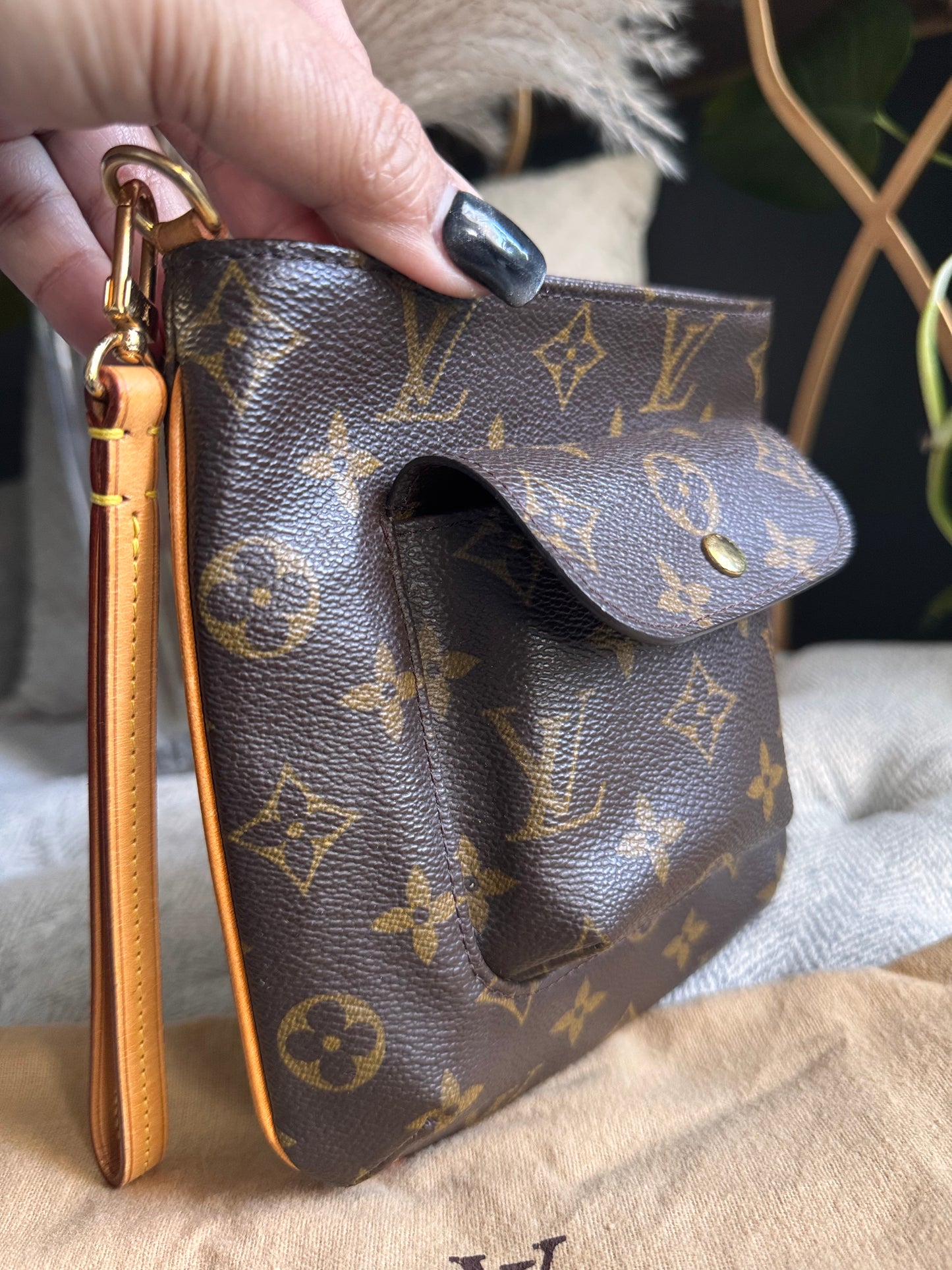 Louis Vuitton Partition Wristlet