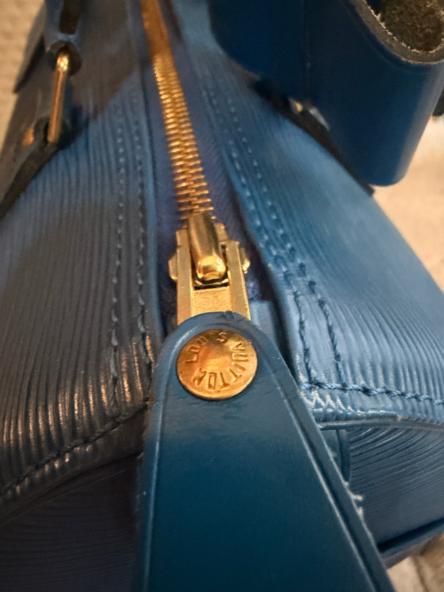 Louis Vuitton Vintage Speedy 25 in Epi Toledo Blue