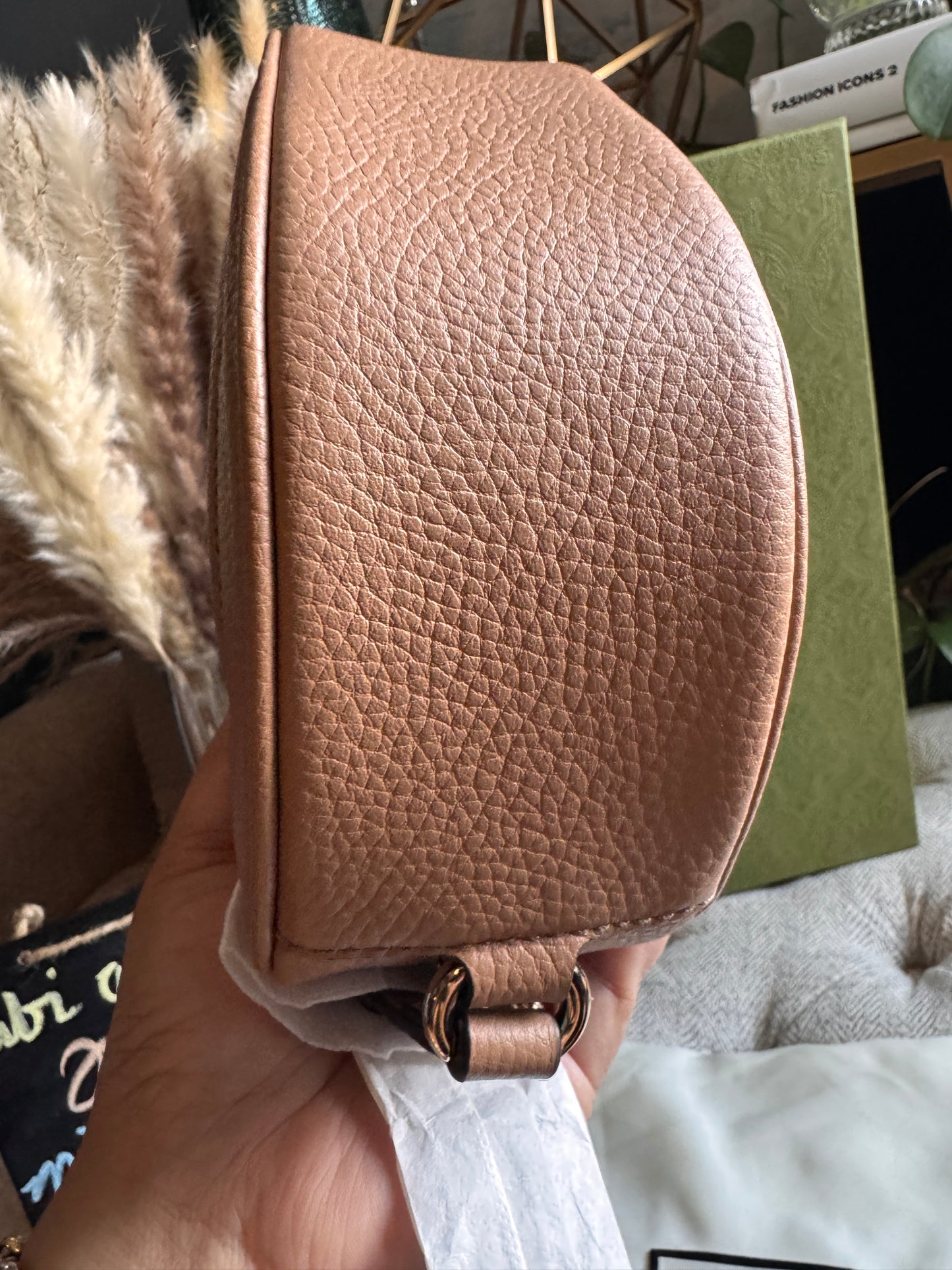GUCCI 
Pebbled Calfskin Oval Soho Shoulder Bag Beige Camelia