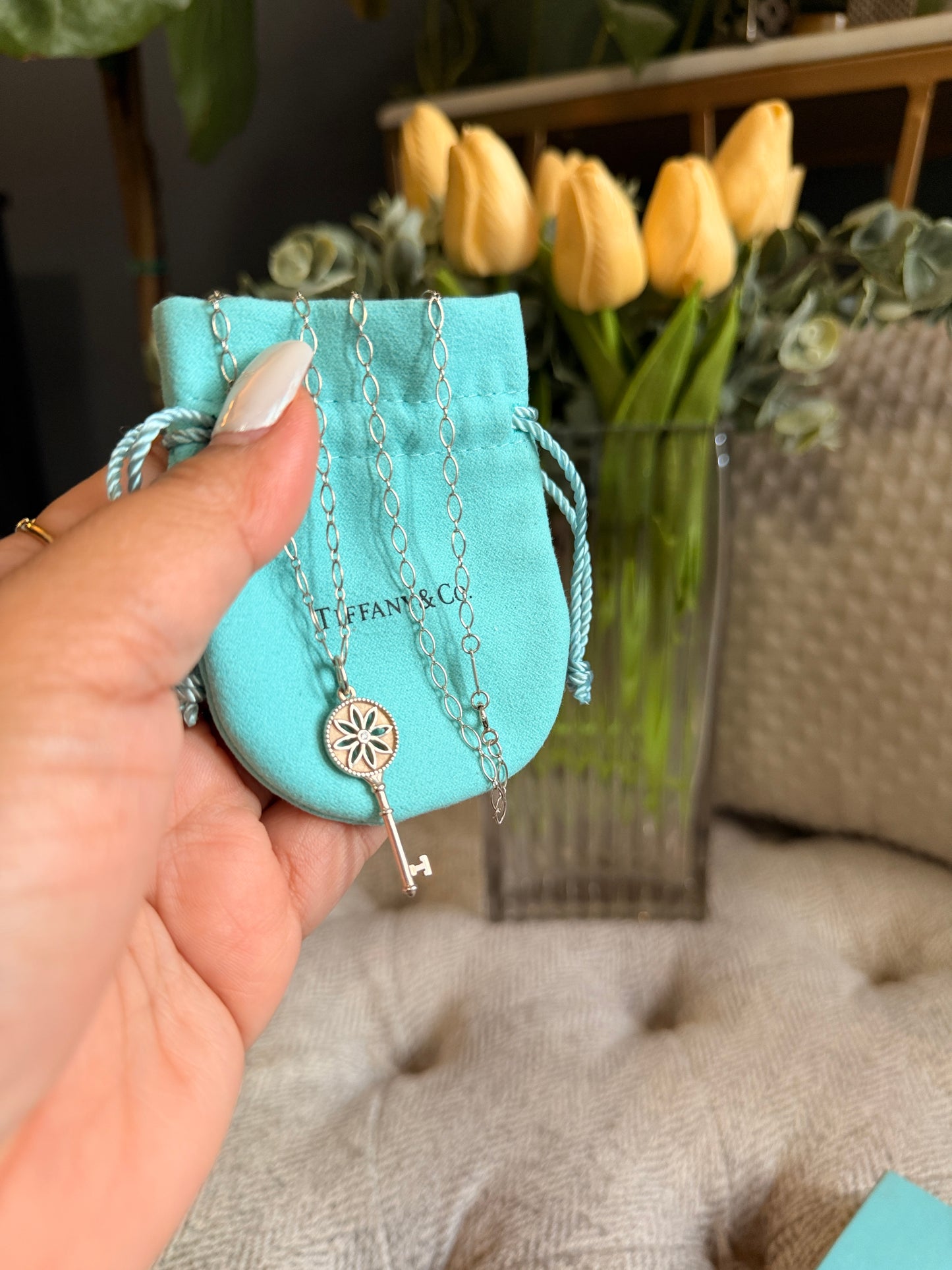 Tiffany & Co 925 Sterling Silver Daisy Key with Diamond on Oval Link Necklace