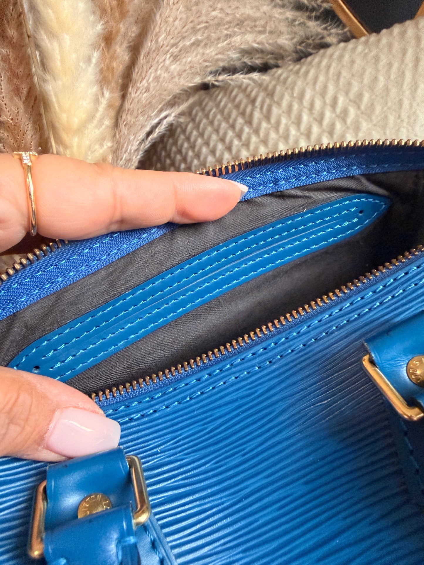 Louis Vuitton Vintage Speedy 25 in Epi Toledo Blue