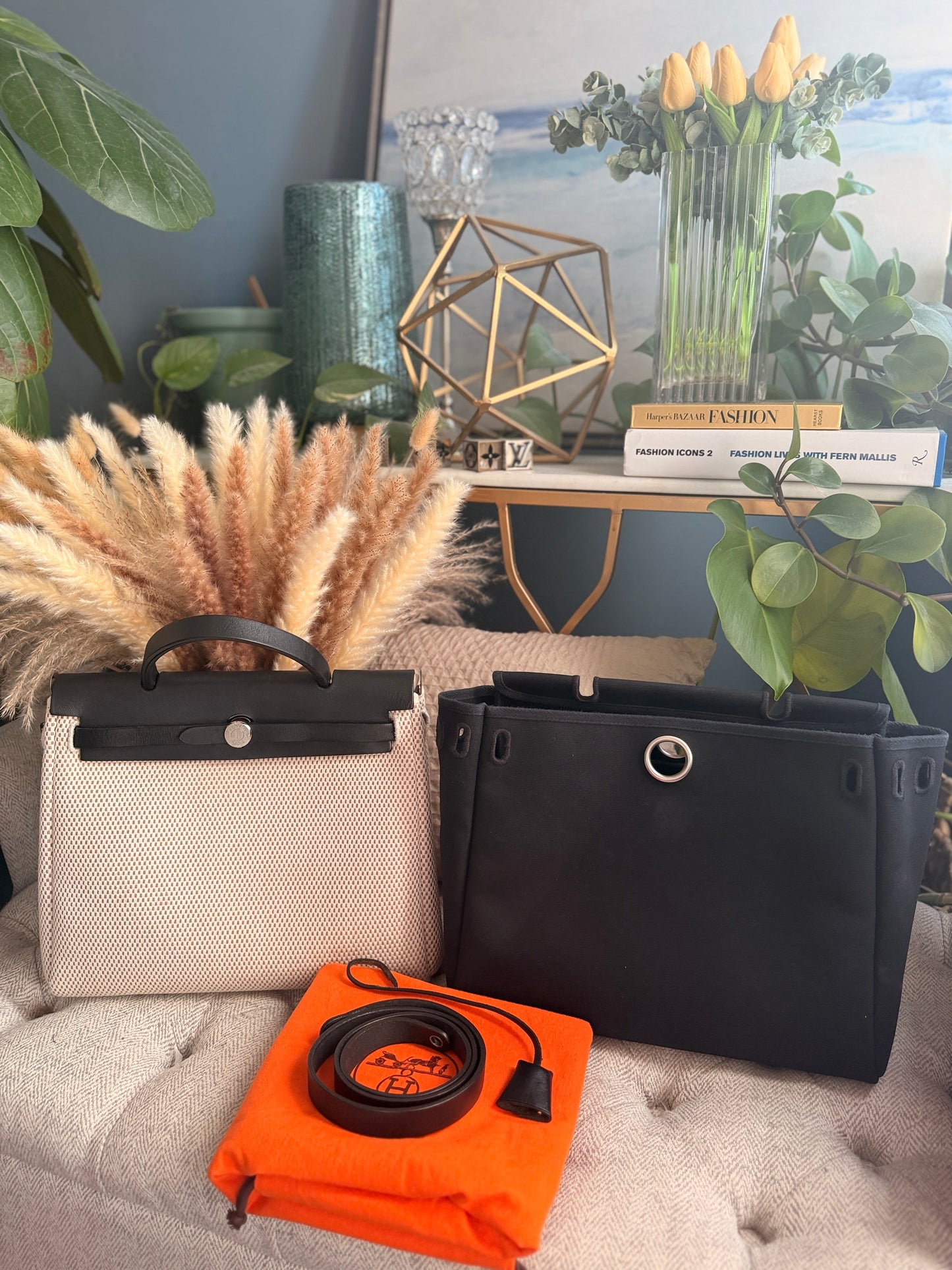 HERMES
Vache Hunter Criss Viking Herbag PM 31 Natural Black with Black Replacement bag