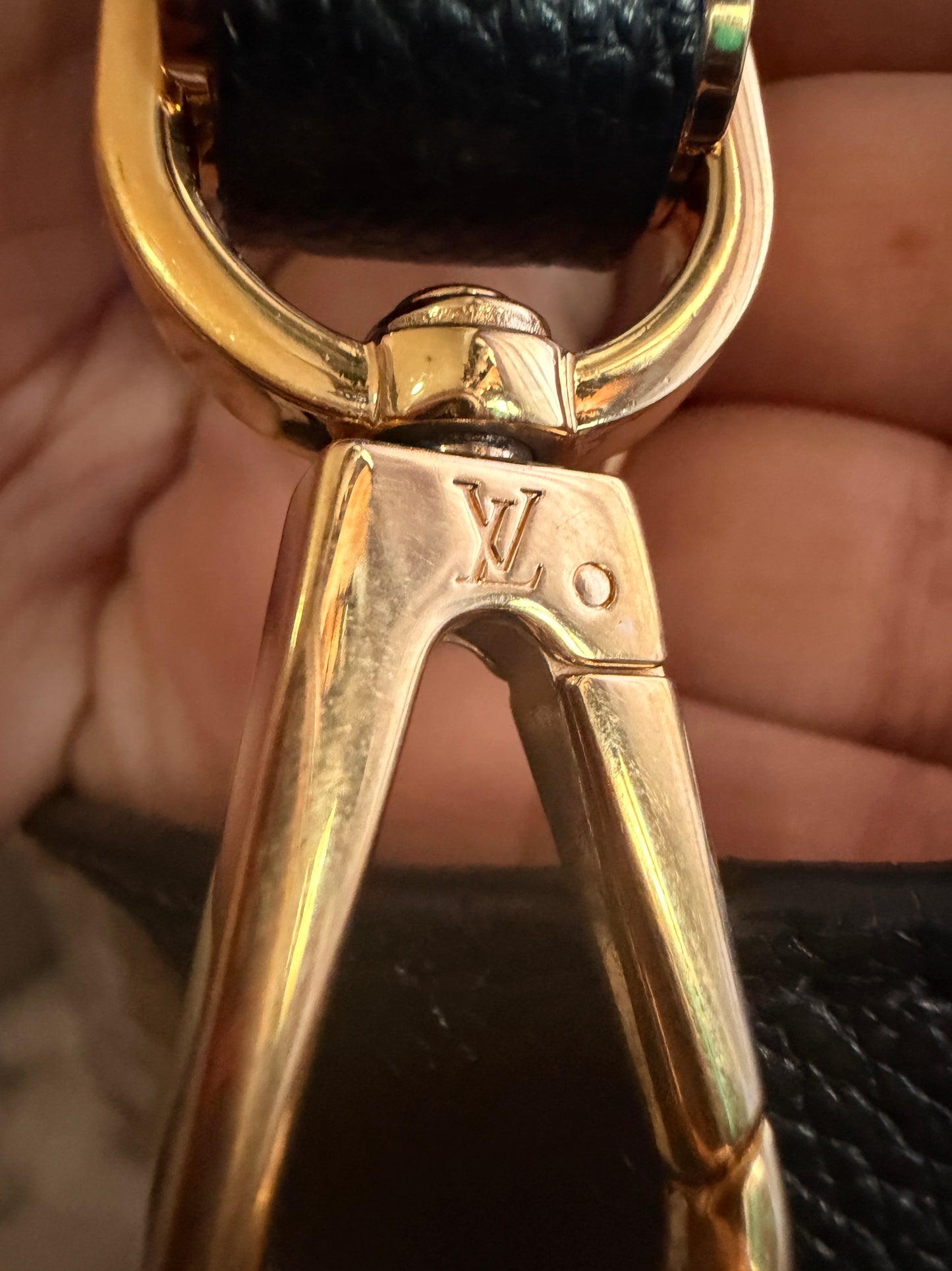 LOUIS VUITTON Empreinte Bagatelle in Noir