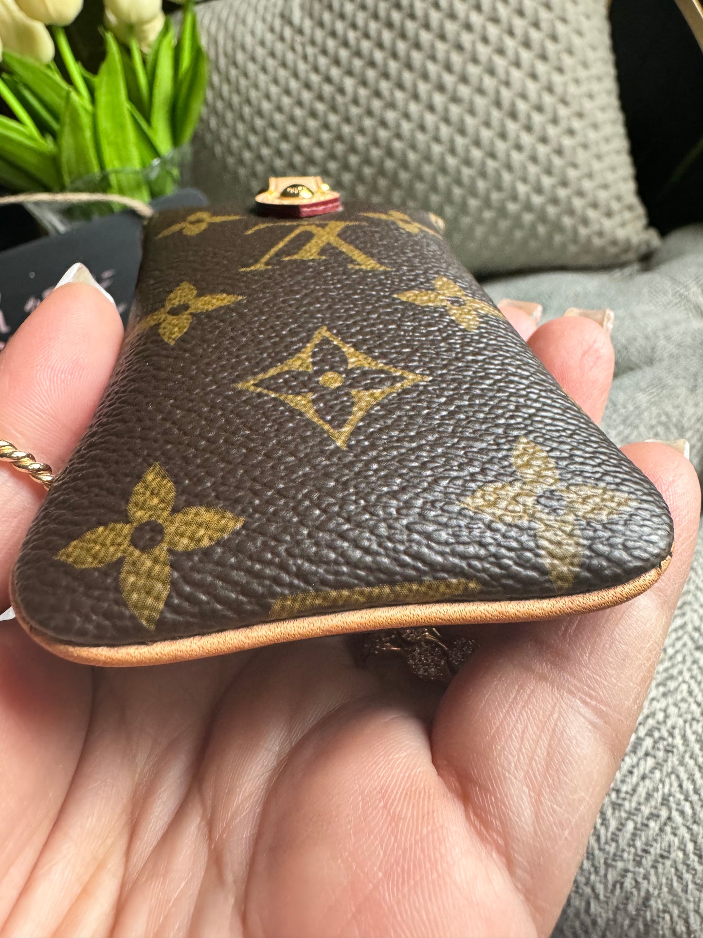 Louis Vuitton Etui Telephone MM