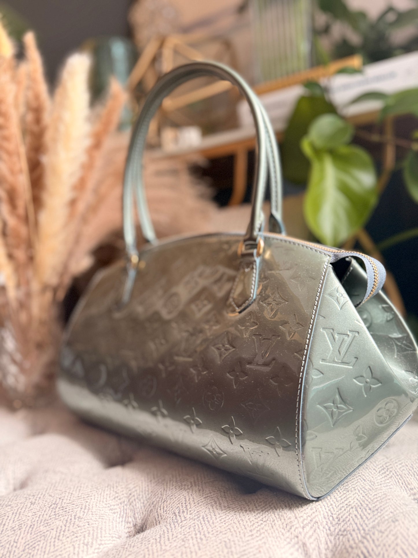 Louis Vuitton Sherwood GM in Givre