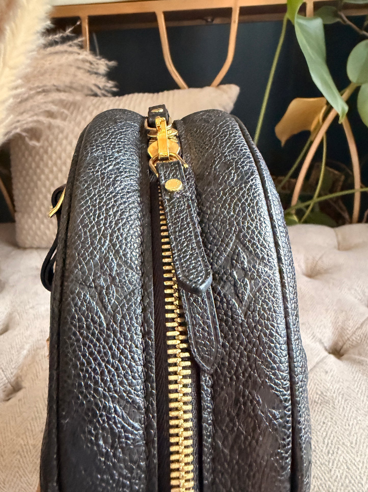 Louis Vuitton Boite Chapeau in Empreinte Noir