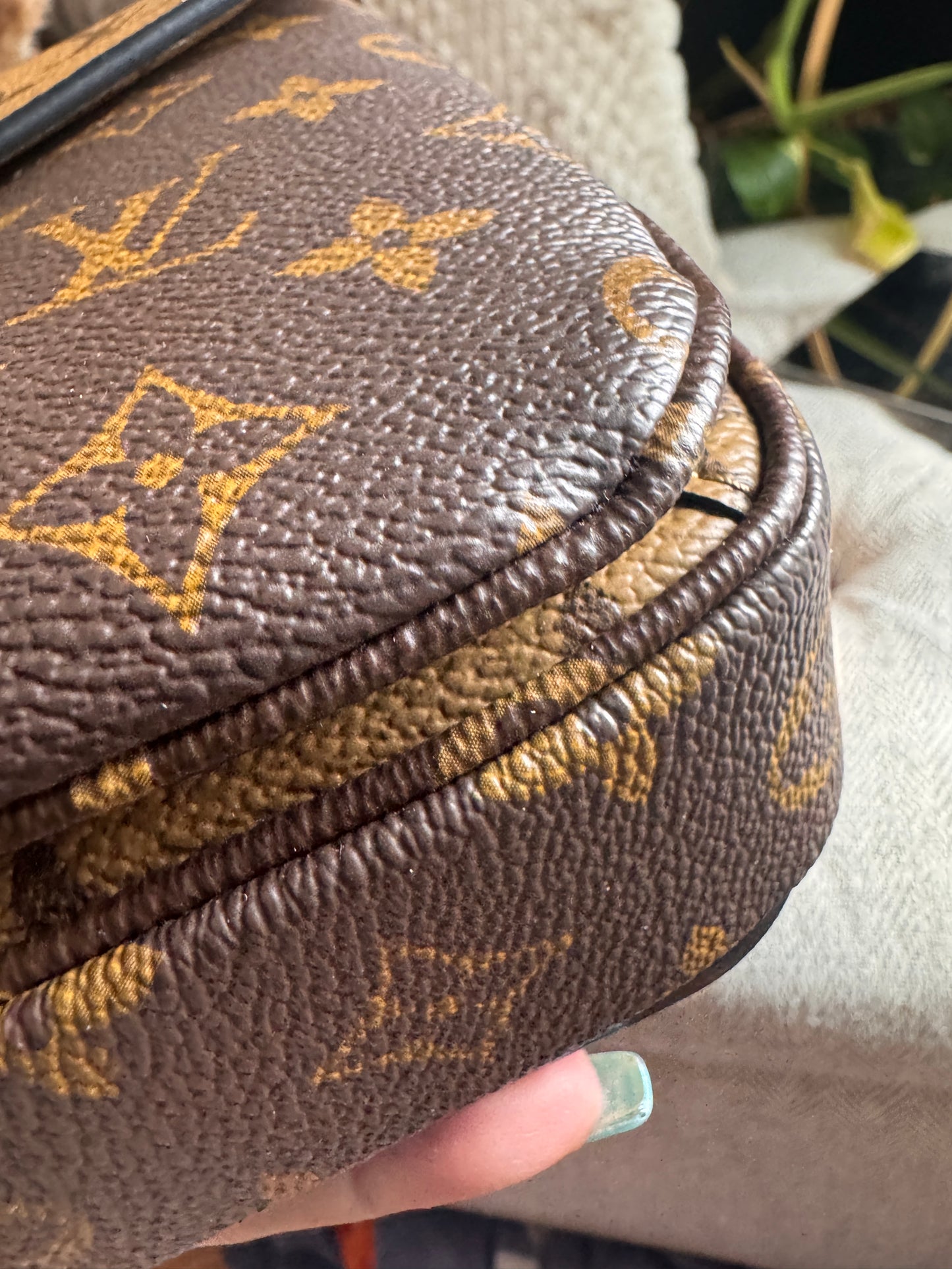 Louis Vuitton Pochette Metis in Reverse Monogram