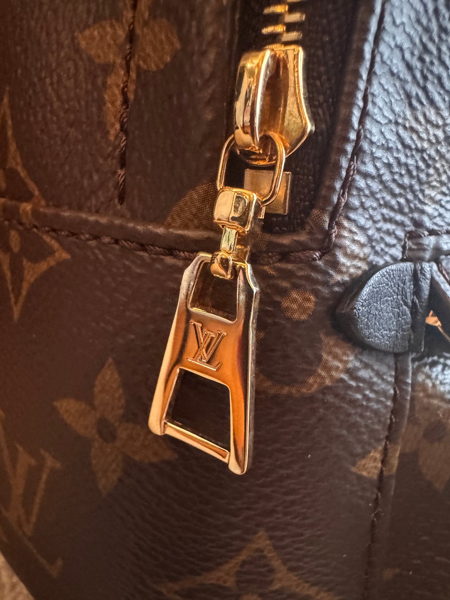 Louis Vuitton Mini Palm Springs-New Model with exposed zip Microchipped