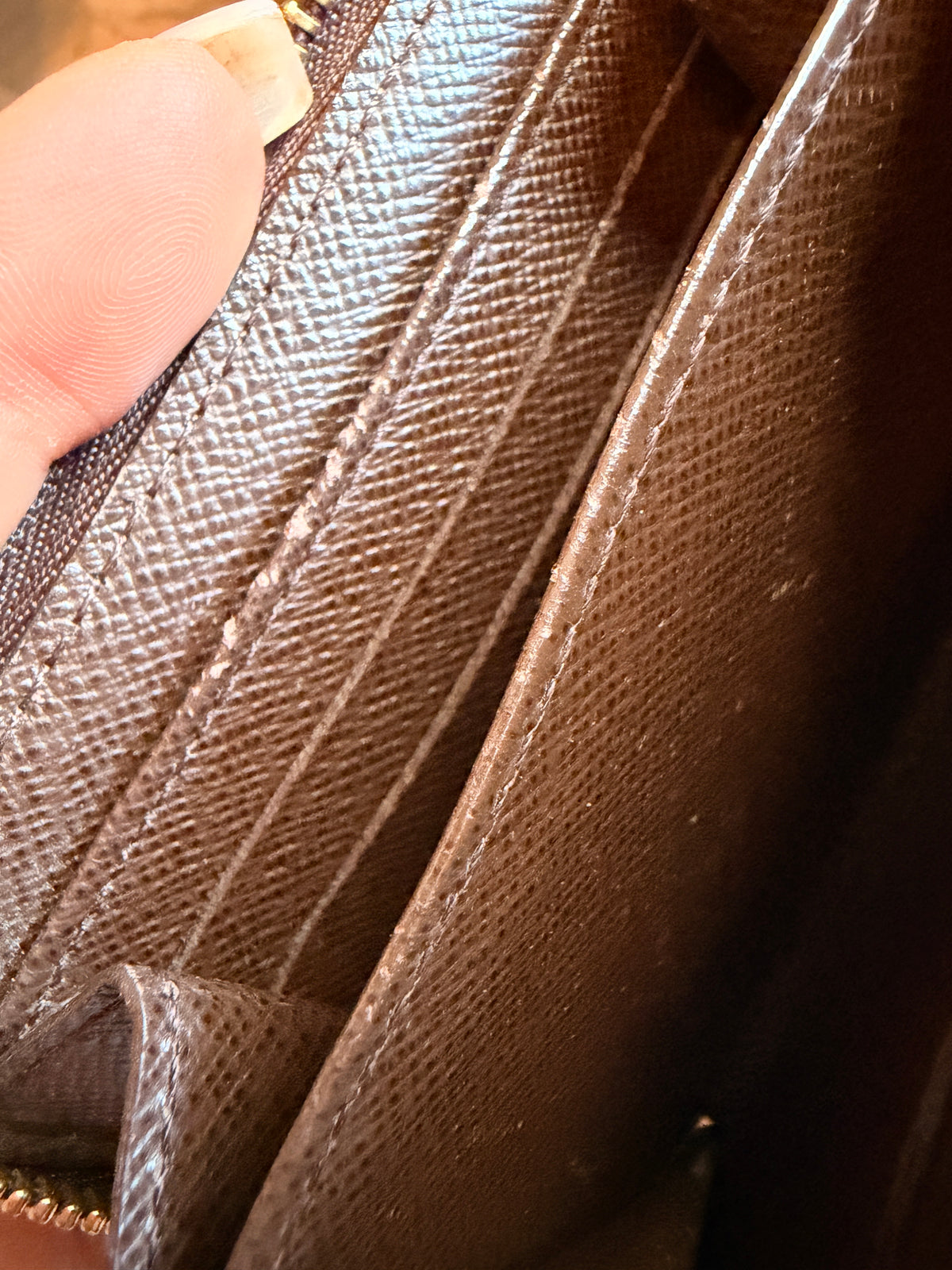 Louis Vuitton Zippy Coin Purse in Damier Ebene