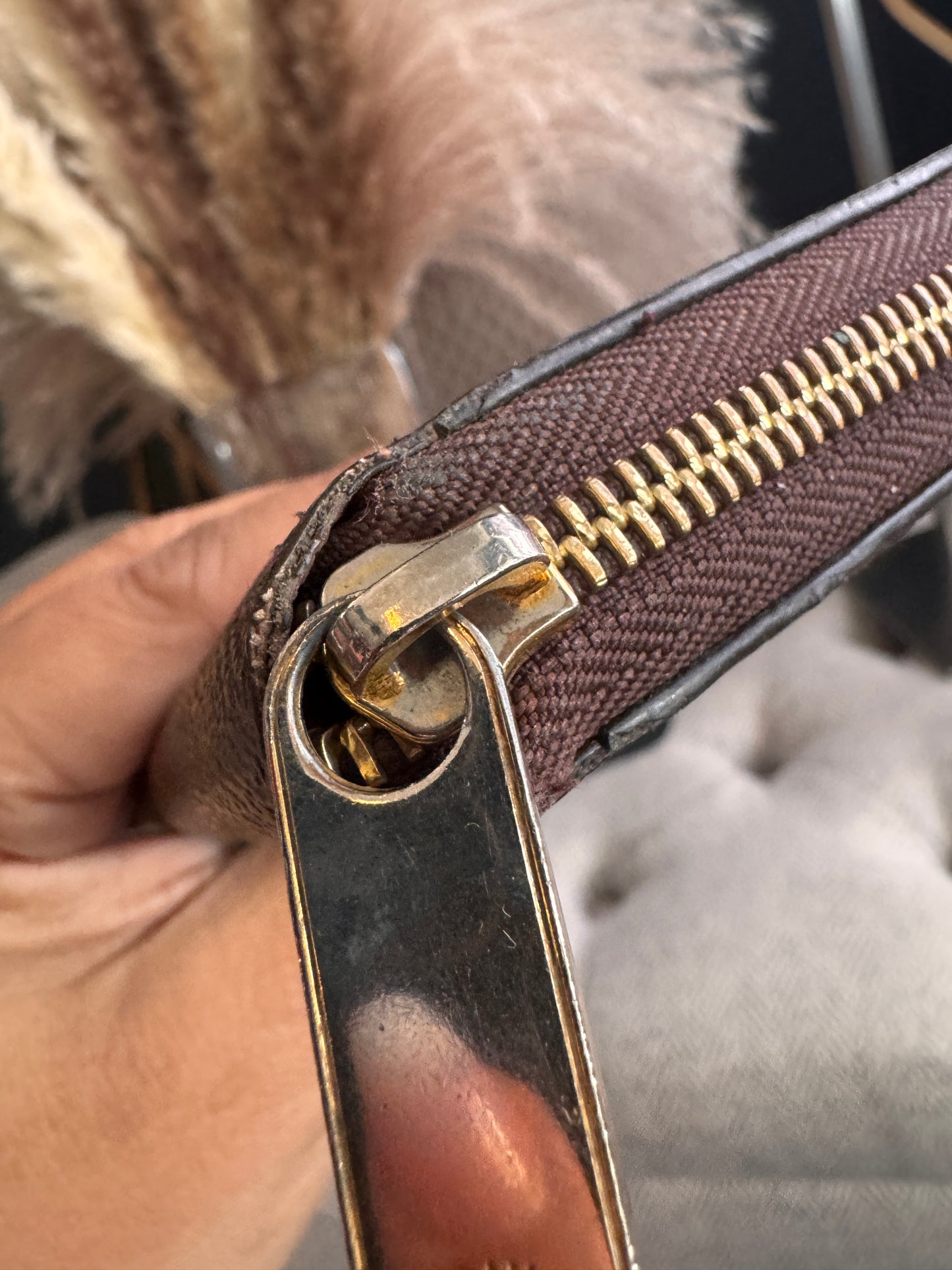 LOUIS VUITTON Zippy Wallet in Monogram