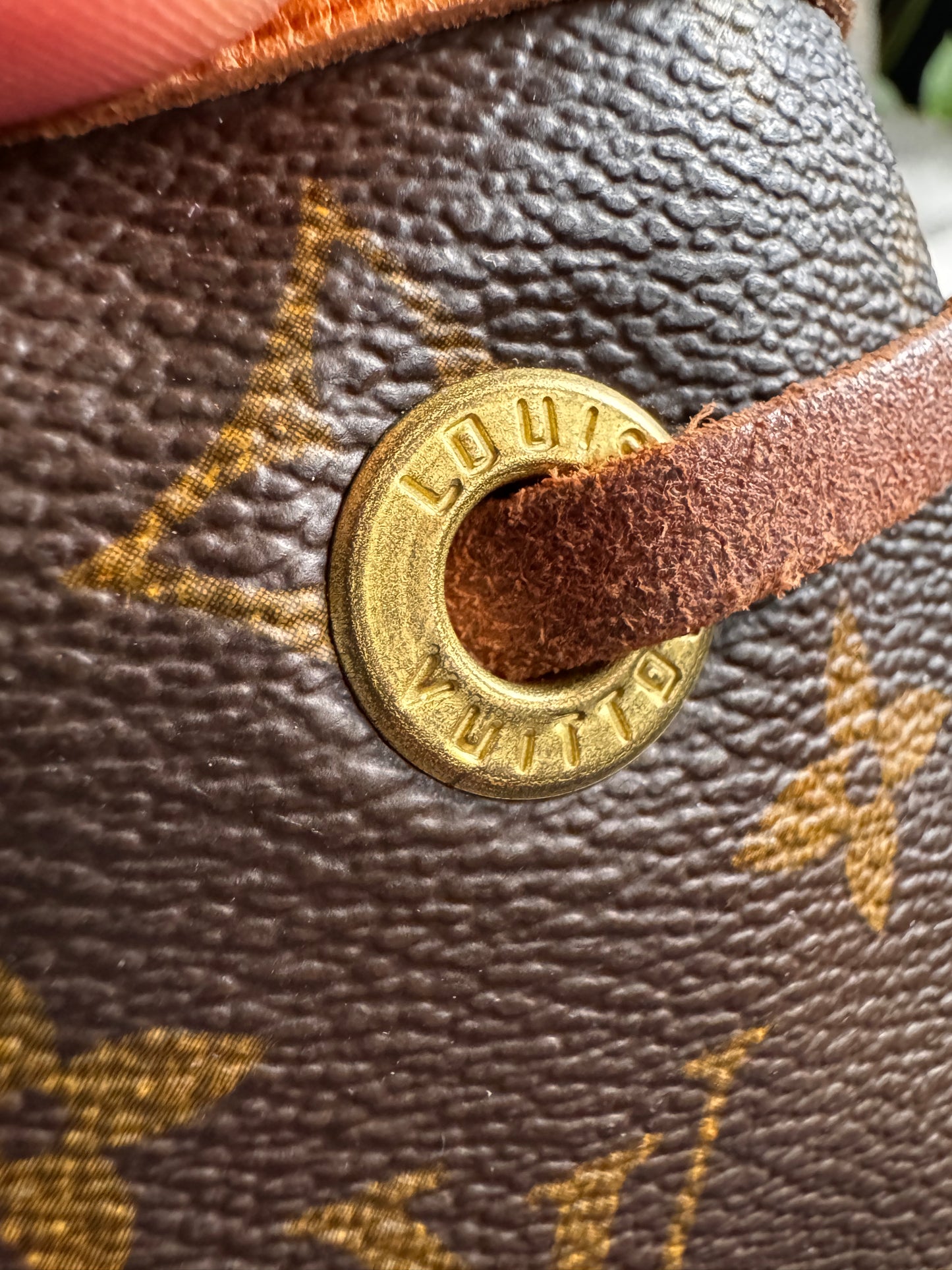 Louis Vuitton Vintage Montsouris GM