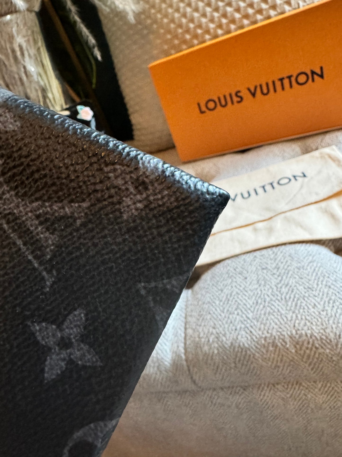 Louis Vuitton Discovery Pouch in Monogram Eclipse