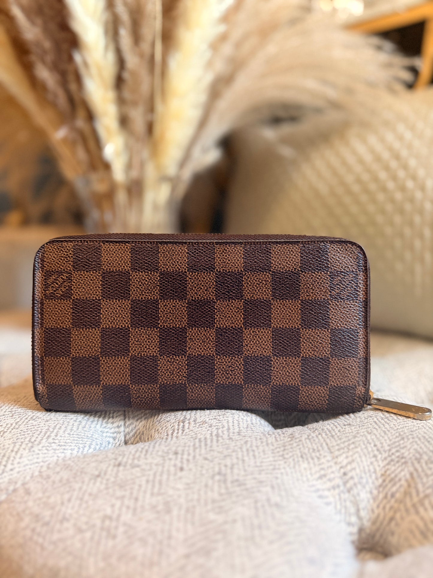 Louis Vuitton Zippy Wallet in Damier Ebene