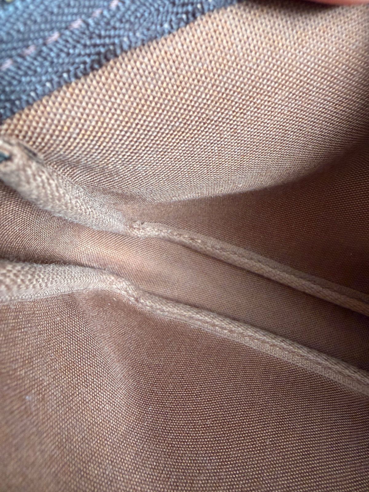 LOUIS VUITTON Pochette Accessoires