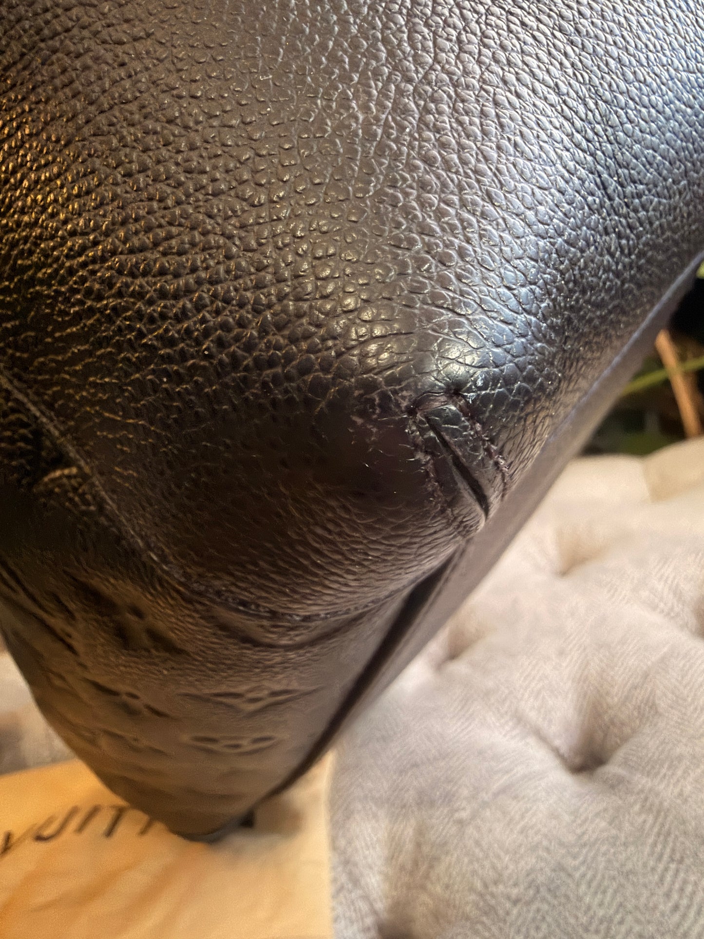 LOUIS VUITTON Empreinte Bagatelle in Noir