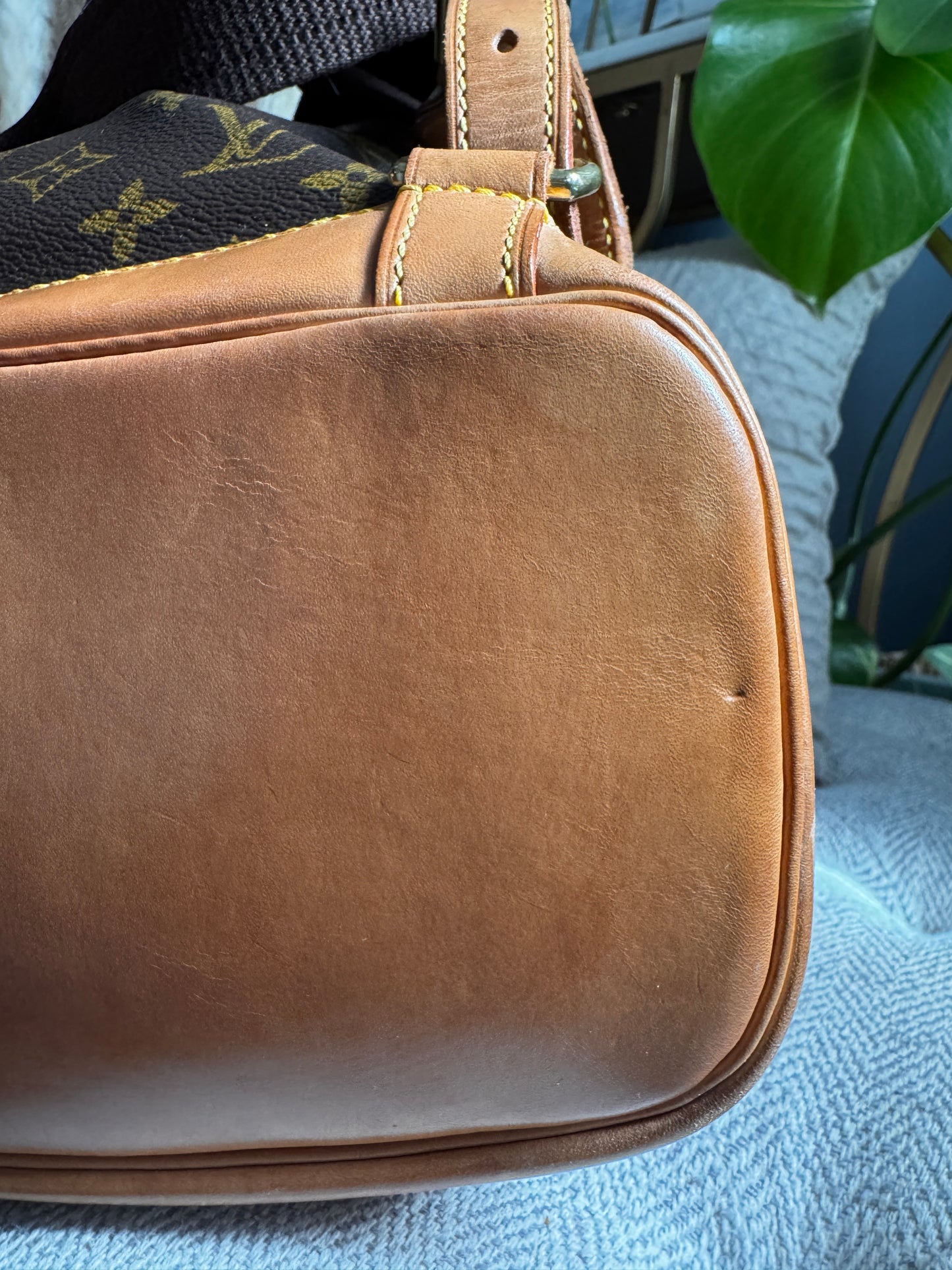 Louis Vuitton Vintage Montsouris GM