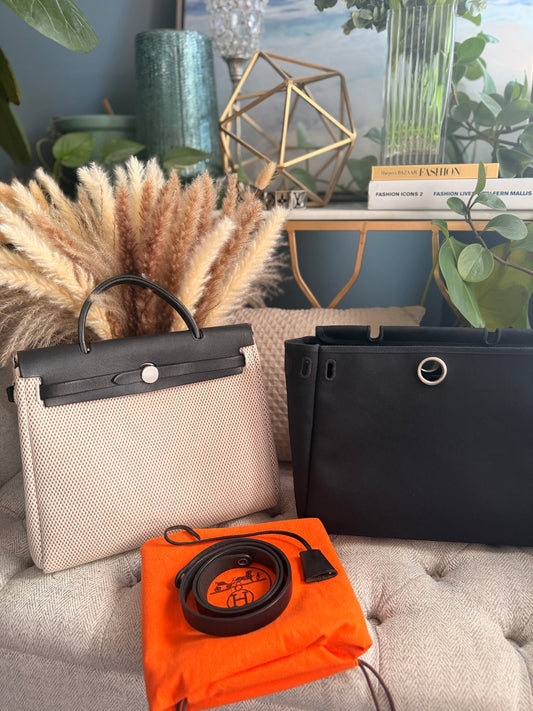 HERMES
Vache Hunter Criss Viking Herbag Zip Retourne PM 31 Natural Black with Black Replacement bag