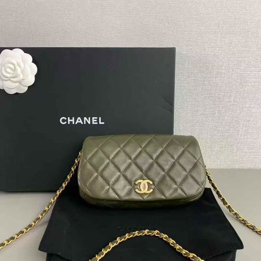 FOR PREORDER ONLY-Chanel Halfmoon Mini