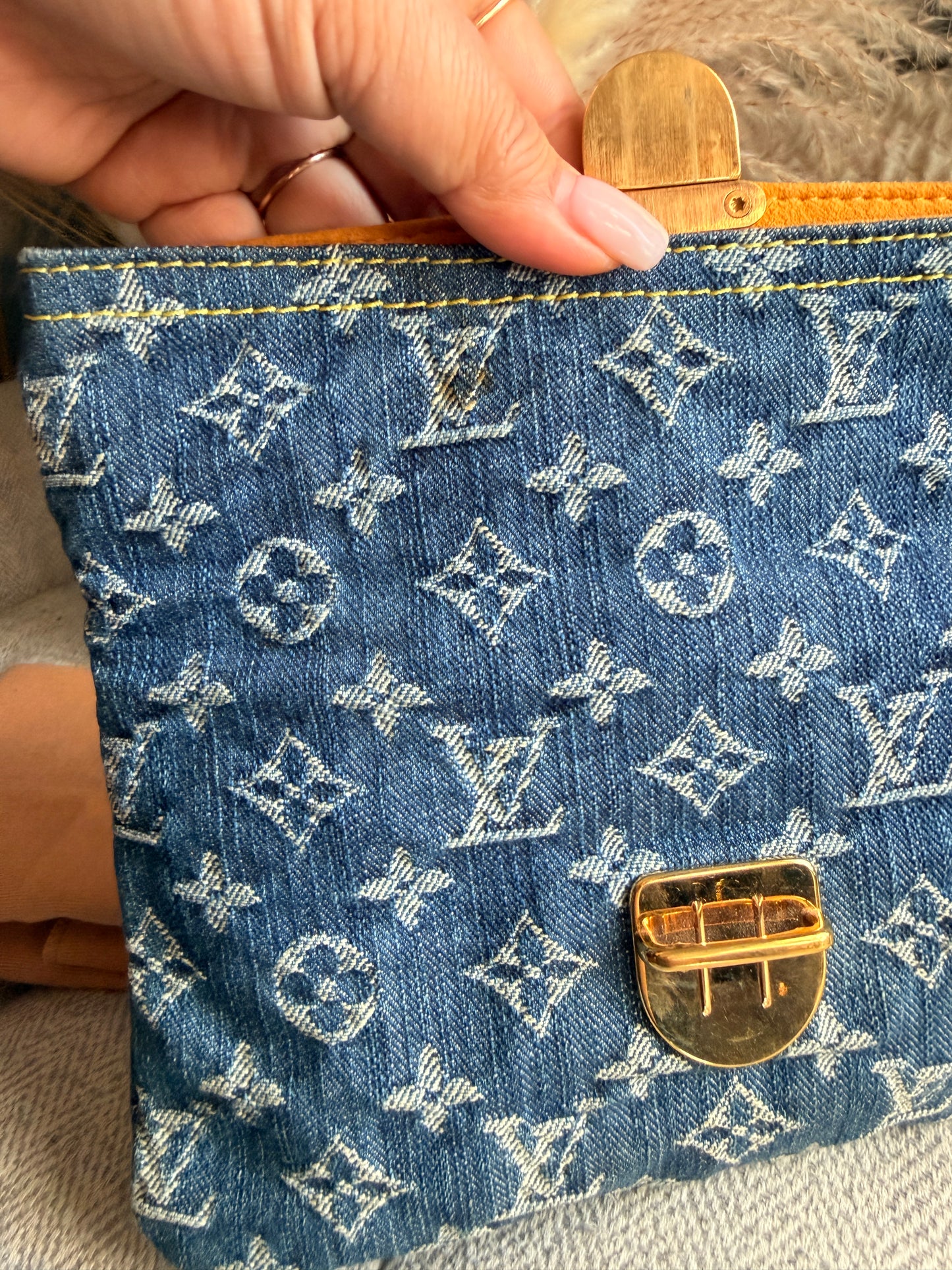 Louis Vuitton Blue Monogram Denim Pochette Plat clutch