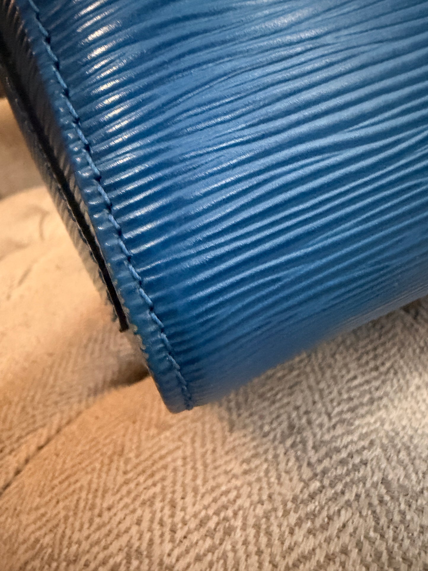 Louis Vuitton Vintage Speedy 25 in Epi Toledo Blue