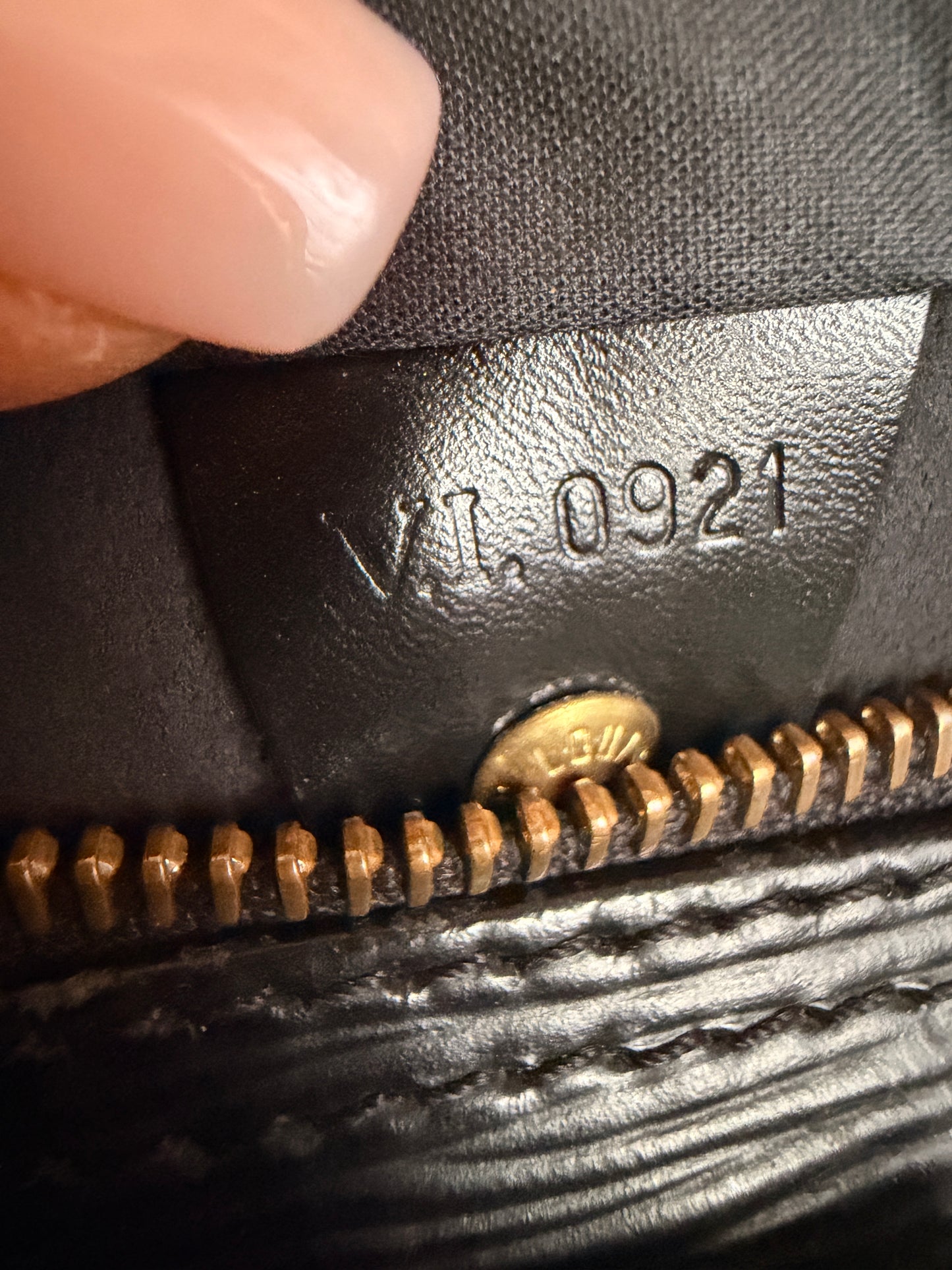 Louis Vuitton Speedy 25 in Epi Noir