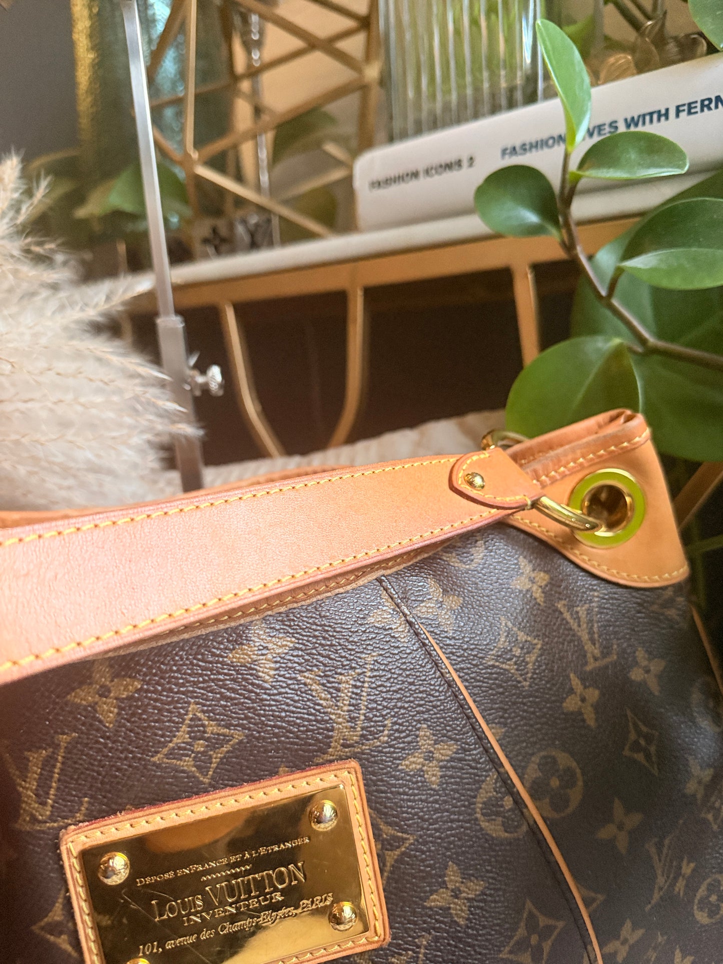 Louis Vuitton Galliera PM
