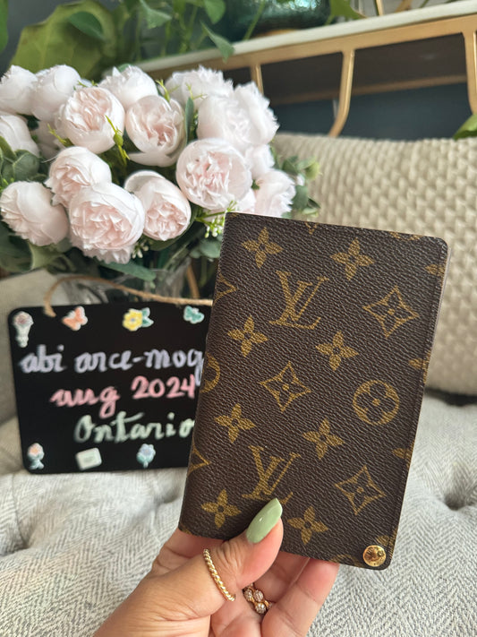 Louis Vuitton Porte cartes pression