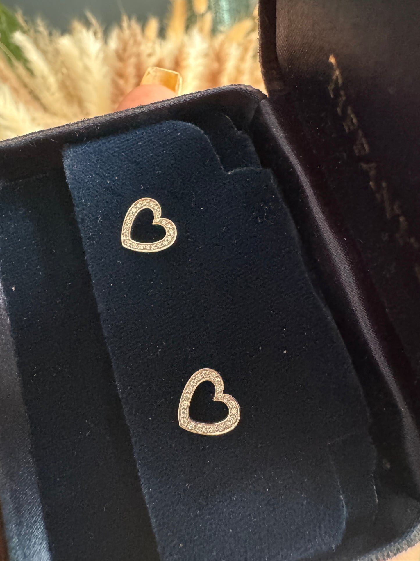 Tiffany&Co 18k White Gold Diamond Heart Earrings