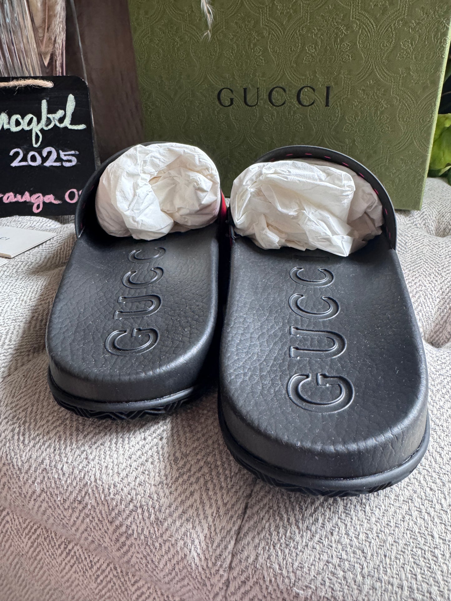 Gucci Men’s Interlocking Rubber Slides size 11