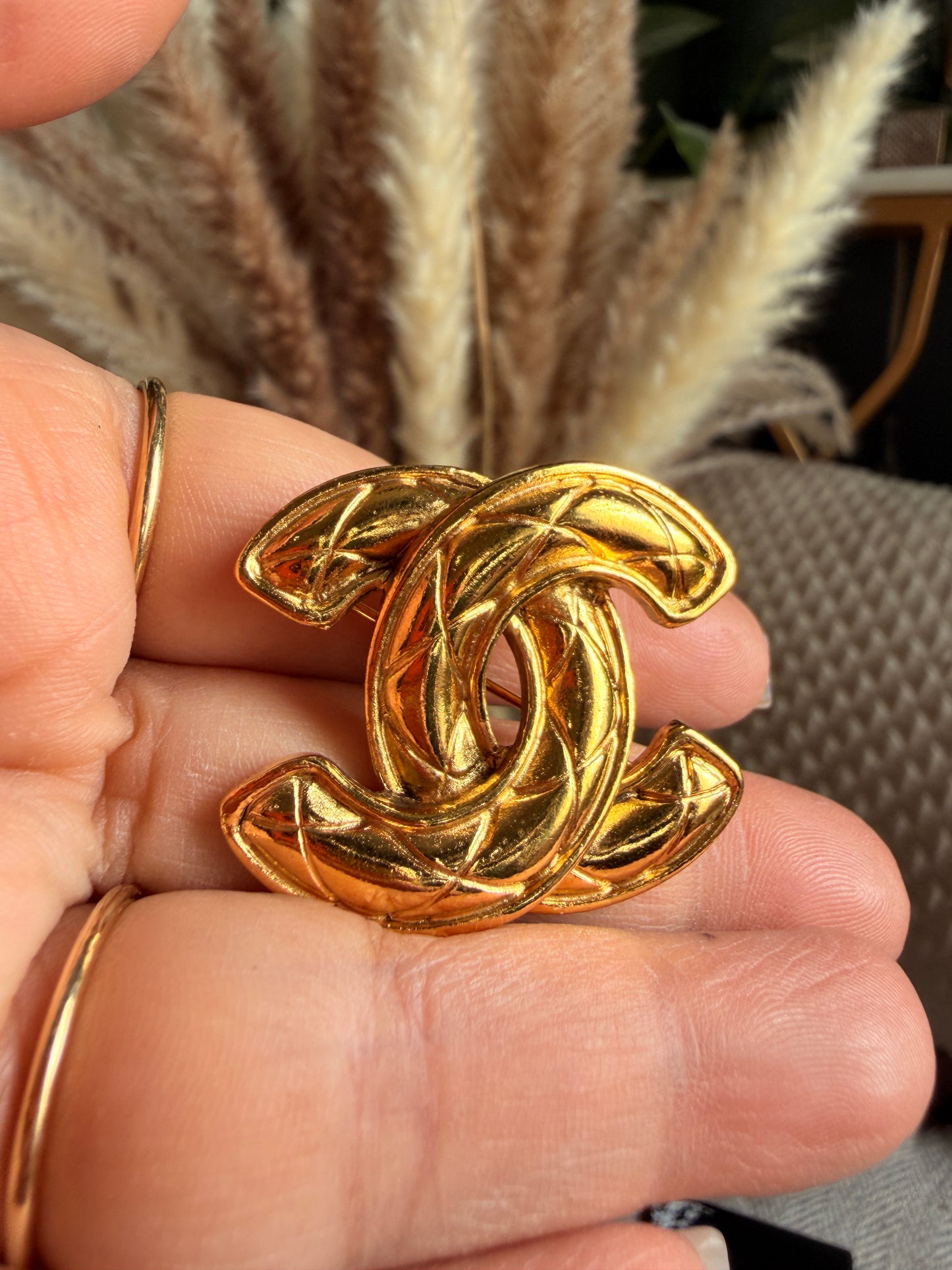 CHANEL Gold Plated CC Logo Matelasse Vintage Pin Brooch