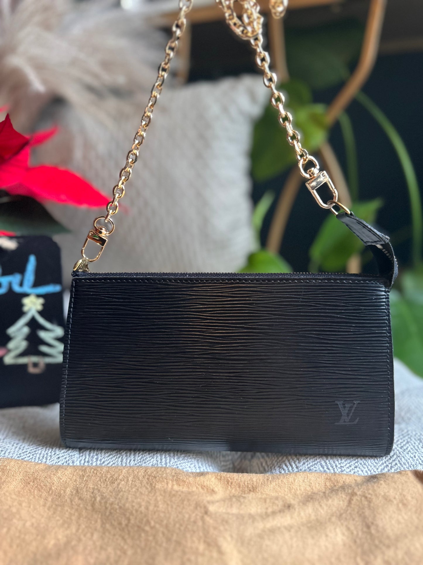 Louis Vuitton Vintage Black Epi Pochette