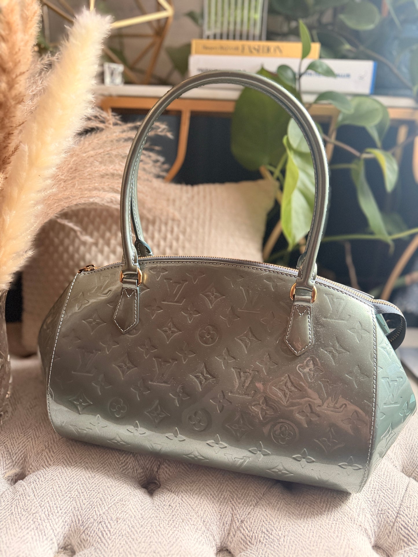 Louis Vuitton Sherwood GM in Givre