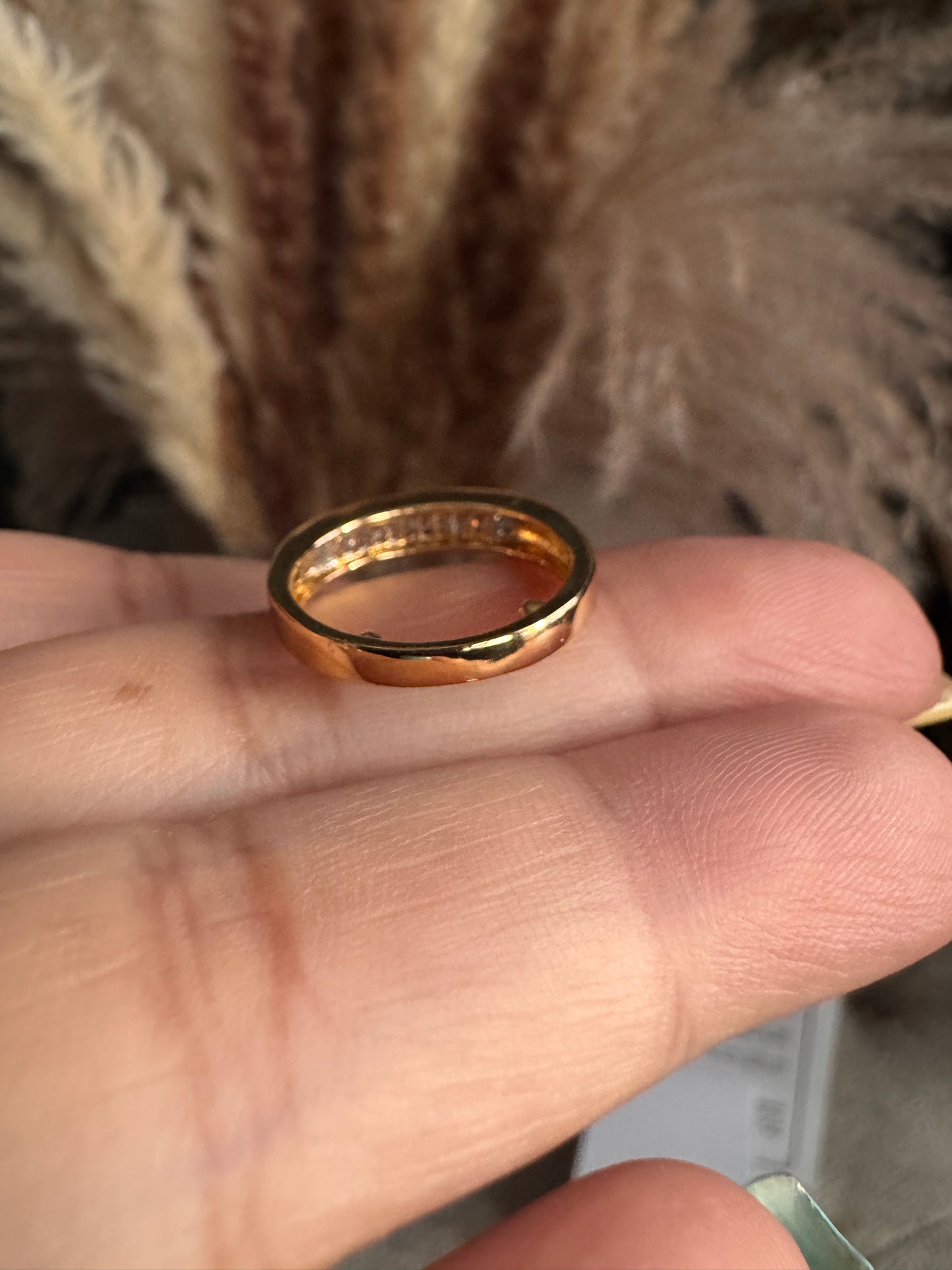 18 k Gold Band with Natural Diamonds