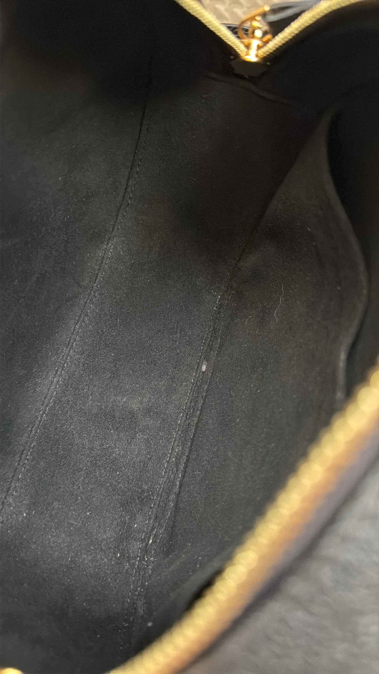 Louis Vuitton Boite Chapeau in Empreinte Noir