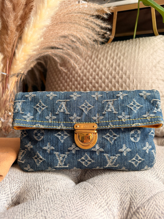 Louis Vuitton Blue Monogram Denim Pochette Plat clutch