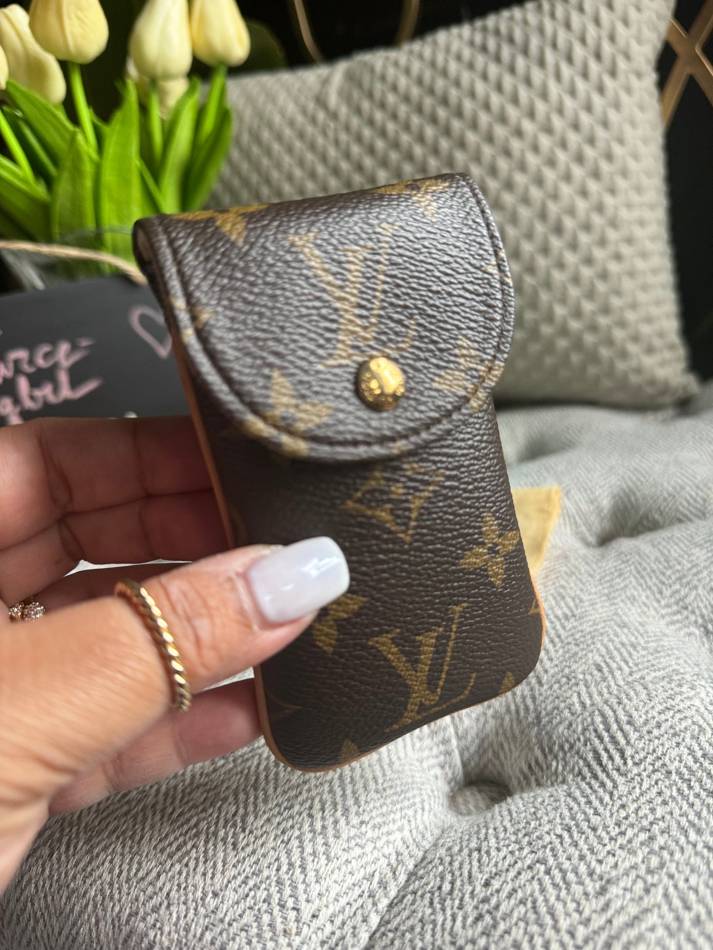 Louis Vuitton Etui Telephone MM