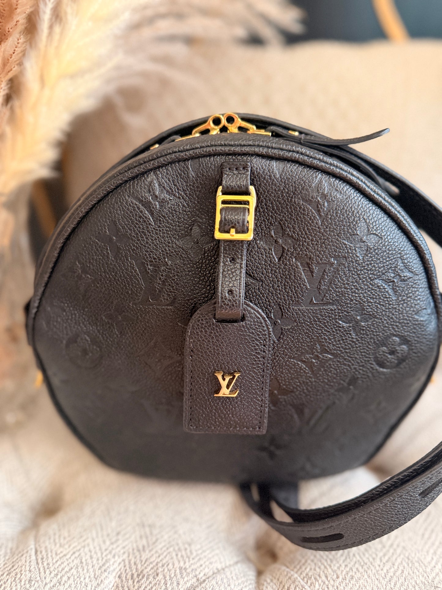 Louis Vuitton Boite Chapeau in Empreinte Noir